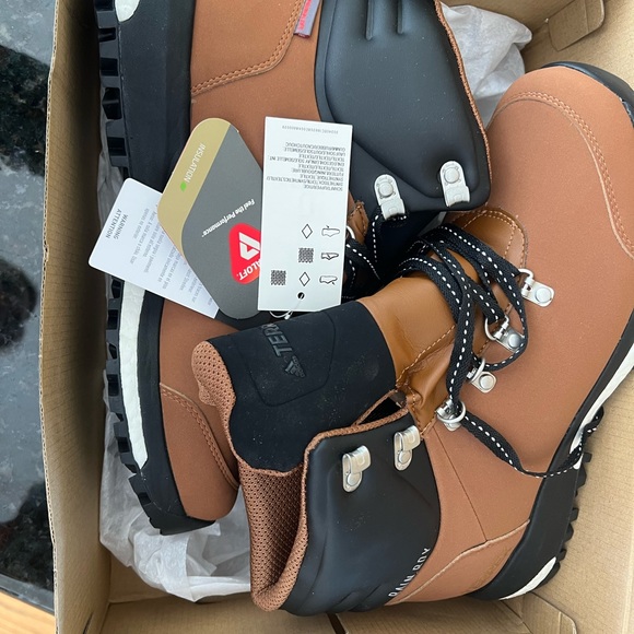 Adidas Terrex Pathmaker Climaproof ( Mens 7.5 Woman’s 9.5) hiking boot - Picture 3 of 3